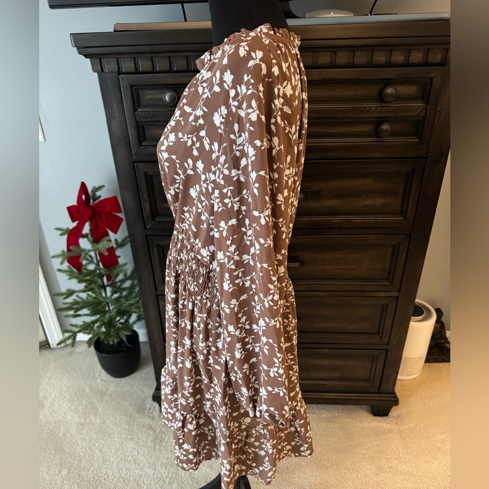 Steve Madden Brown Floral Long Sleeve Dress - Picture 2 of 4